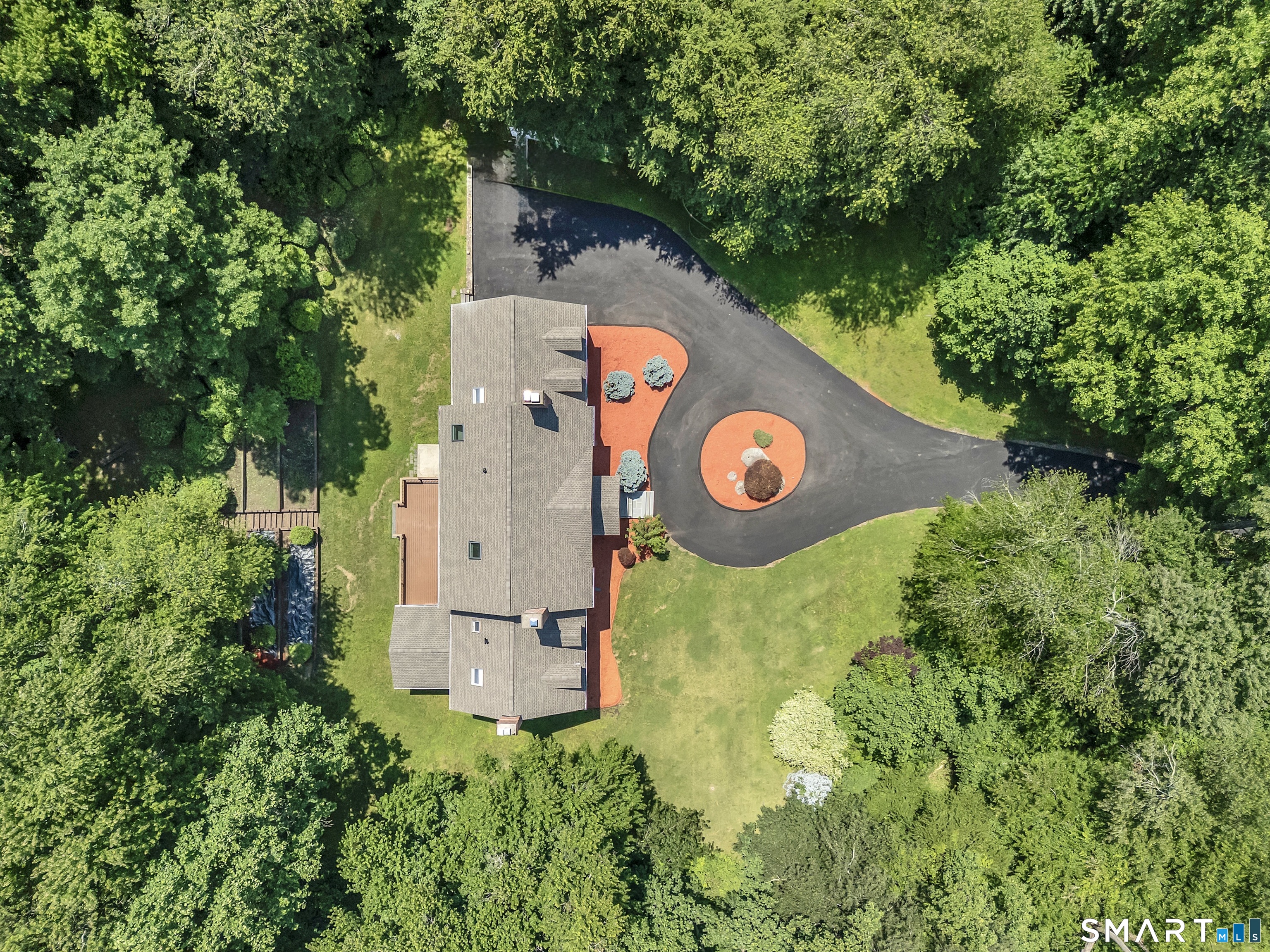 141 Putting Green Road Trumbull, CT 06611 - Photo 39 of 40