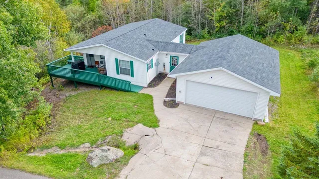 $179,000 | 221 Deerwood Drive, Gilbert, MN 55741