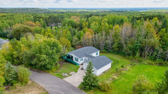 $179,000 | 221 Deerwood Drive, Gilbert, MN 55741