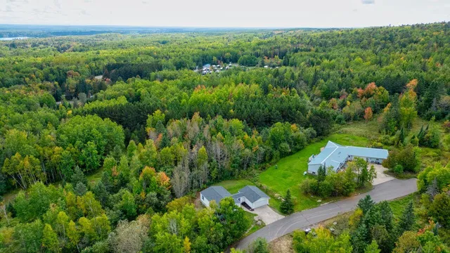 $179,000 | 221 Deerwood Drive, Gilbert, MN 55741