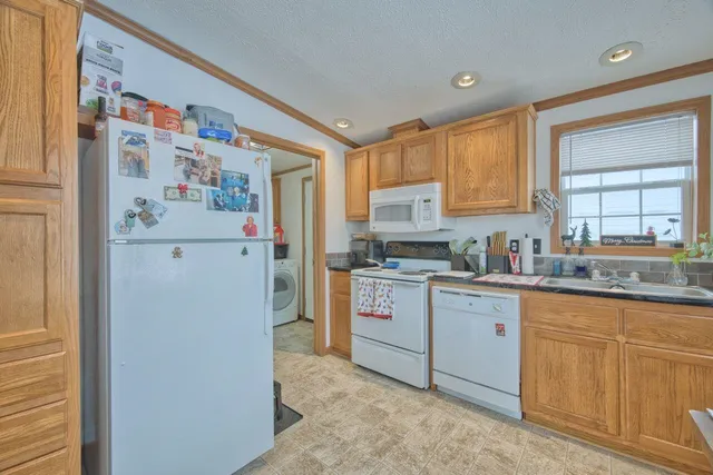 $179,000 | 221 Deerwood Drive, Gilbert, MN 55741