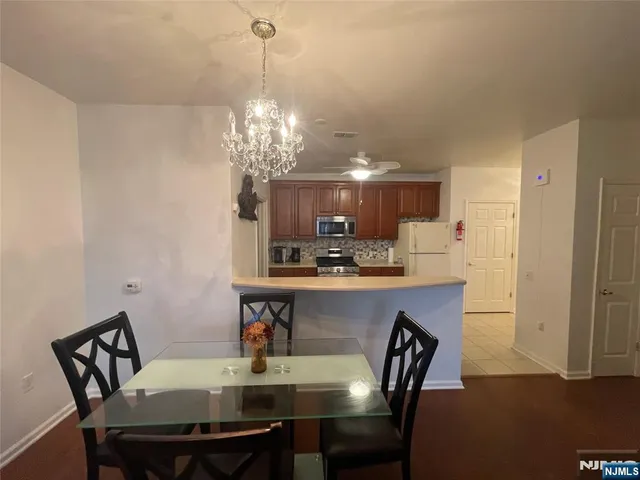 a view of a livingroom with furniture
