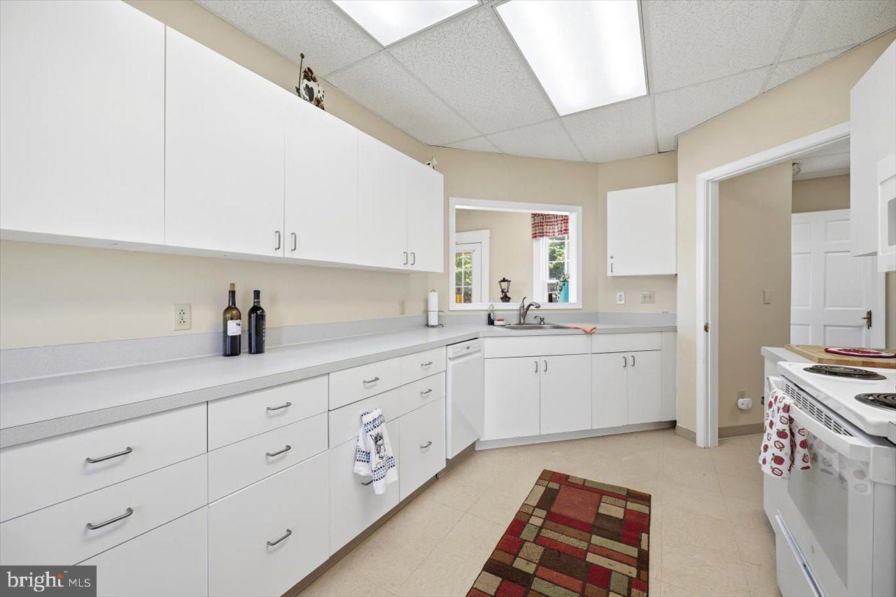 38 Cherry Grove Road Middlebrook, VA 24459 - Photo 3 of 31 a kitchen with sink cabinets and stove