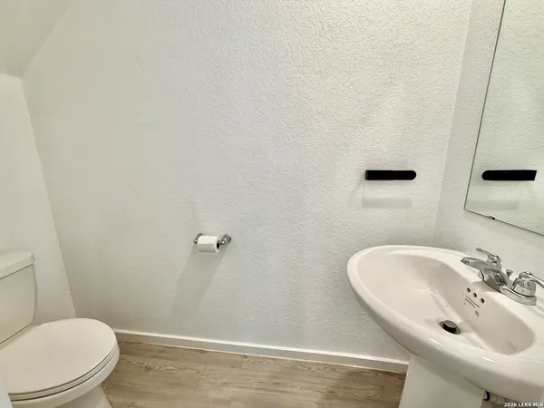 $2,300 | 9203 Kinsel Park, Converse, TX 78109