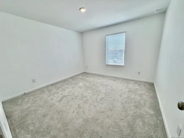 $2,300 | 9203 Kinsel Park, Converse, TX 78109