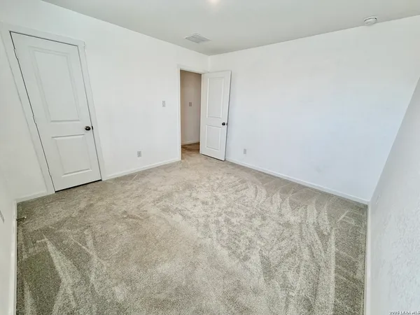 $2,300 | 9203 Kinsel Park, Converse, TX 78109