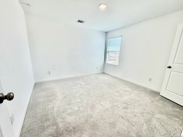 $2,300 | 9203 Kinsel Park, Converse, TX 78109