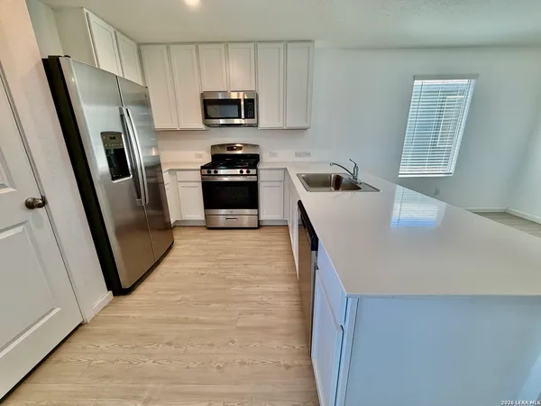 $2,300 | 9203 Kinsel Park, Converse, TX 78109