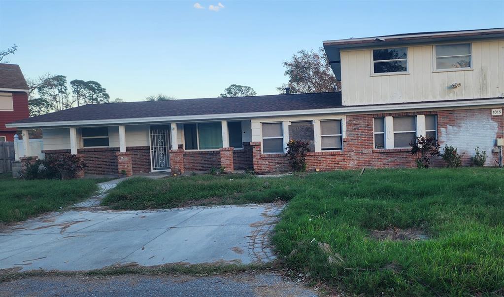 1015 Linden Road Venice, FL 34293 - Photo 1 of 1 a front view of a house with garden