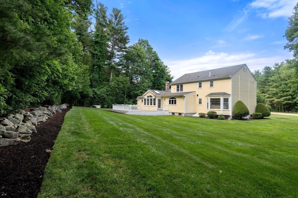27 Oriole Road Medfield, MA 02052 - Photo 38 of 42