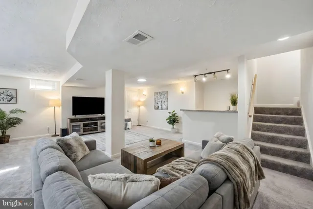 $675,000 | 6203 Wood Pointe Drive, Glenn Dale, MD 20769