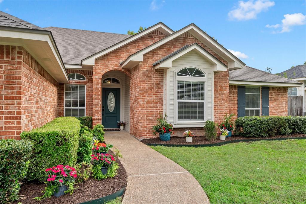 10013 Rodeo Drive Waco, TX 76712 - Photo 2 of 35