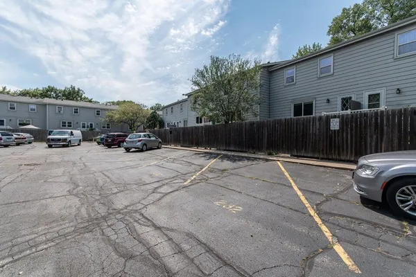 $219,900 | 228 Wolf Drive, Unit 3, Dousman, WI 53118