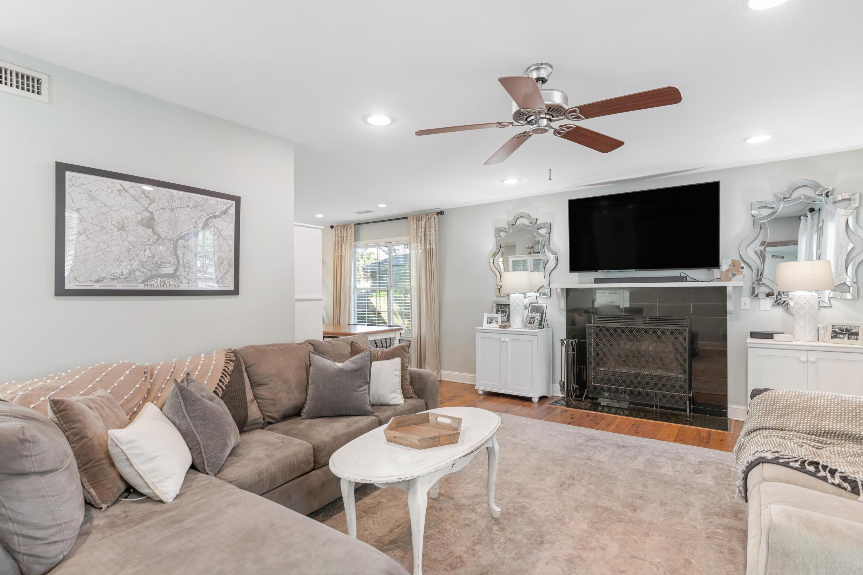 1453 Oak Landing Road Mount Pleasant, SC 29464 - Photo 4 of 16 4