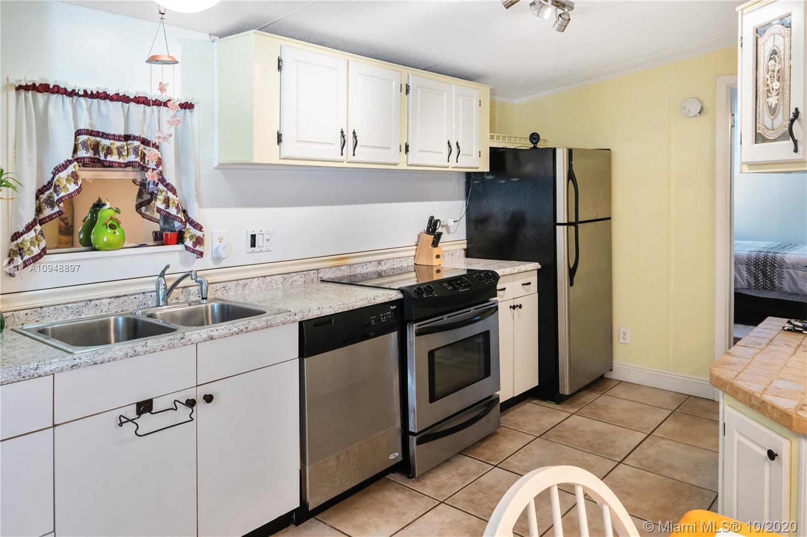 1540 Southwest 65th Terrace Boca Raton, FL 33428 - Photo 6 of 24