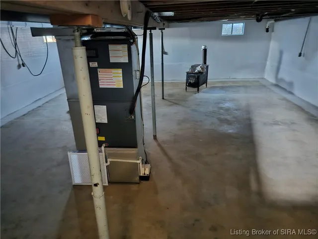 $1,400 | 8004 Manor Drive Northeast, Lanesville, IN 47136