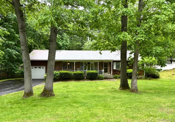 $699,000 | 33 A Hillside Avenue, St. James, NY 11780