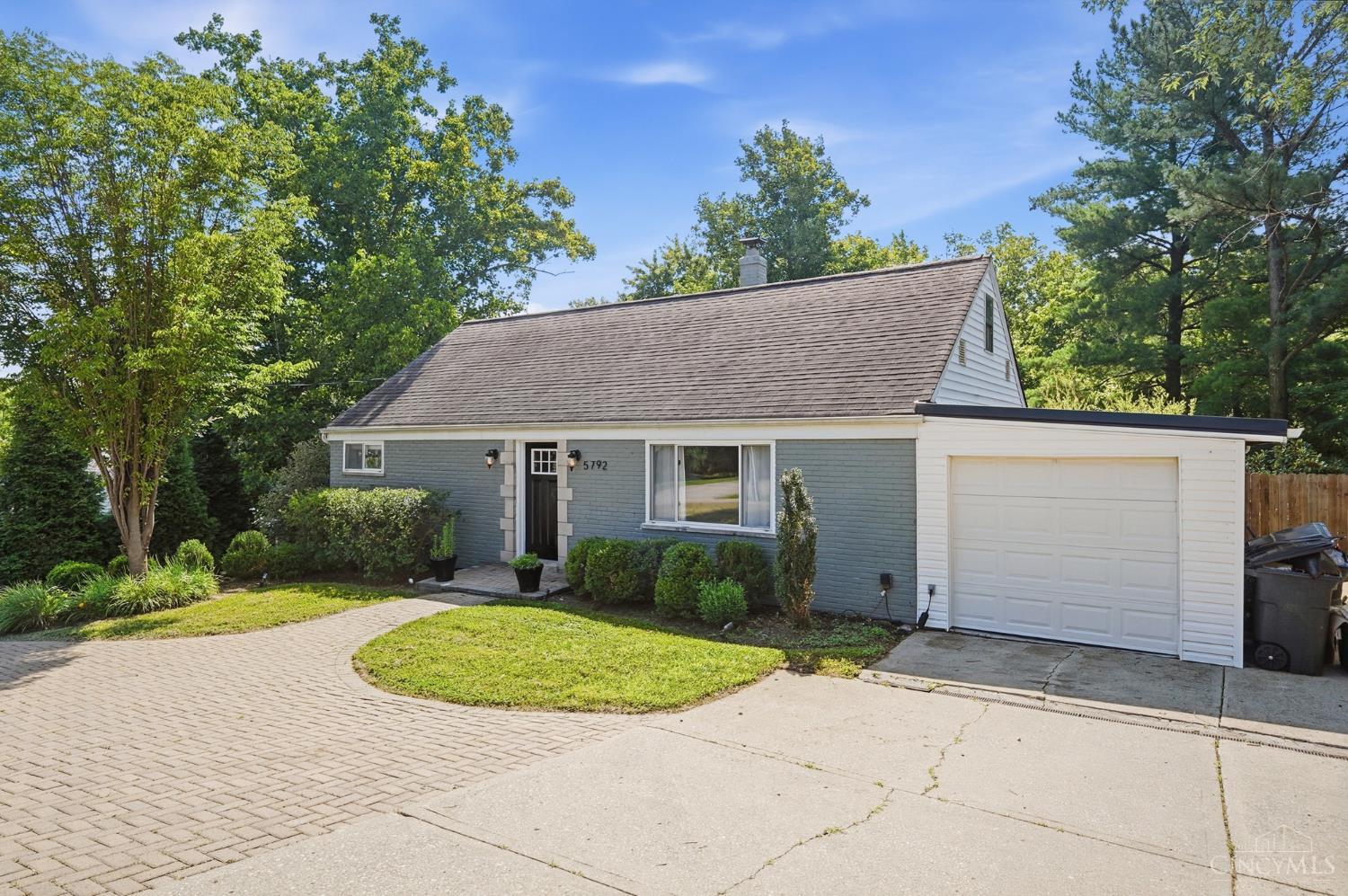 5792 Gaines Road Cincinnati, OH 45247 - Photo 2 of 73