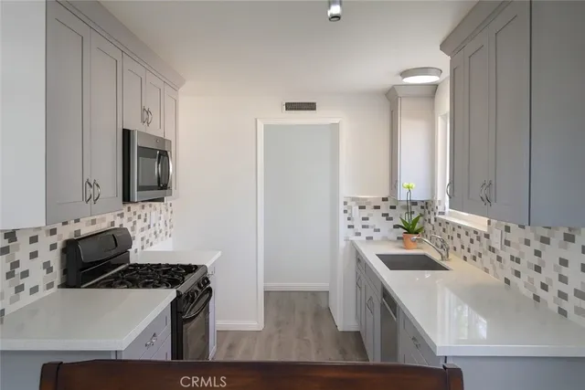 $1,199,000 | 17451 Newland Street, Huntington Beach, CA 92647