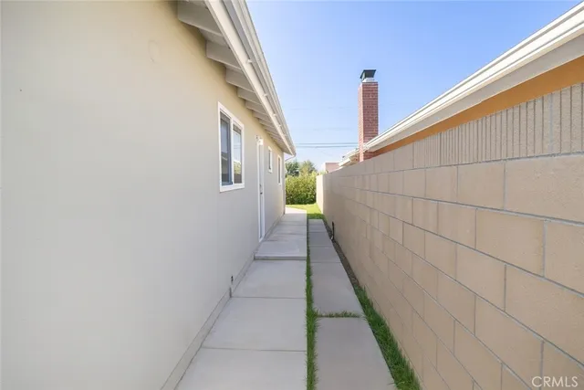 $1,199,000 | 17451 Newland Street, Huntington Beach, CA 92647