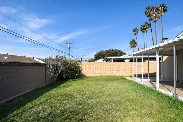 $1,199,000 | 17451 Newland Street, Huntington Beach, CA 92647