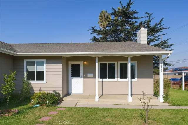 $1,179,000 | 17451 Newland Street, Huntington Beach, CA 92647