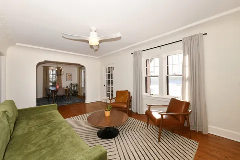 $389,900 | 424 West Luebbe Lane, Glendale, WI 53217