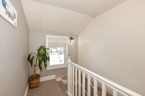 $389,900 | 424 West Luebbe Lane, Glendale, WI 53217