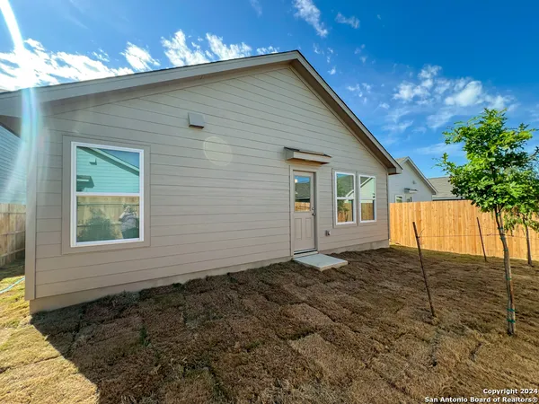 $1,550 | 9811 Sanborn Grist, San Antonio, TX 78254