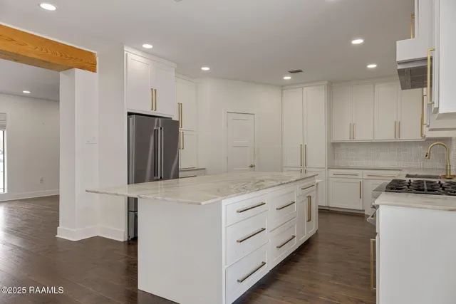 $980,000 | 223 Beverly Drive, Lafayette, LA 70503