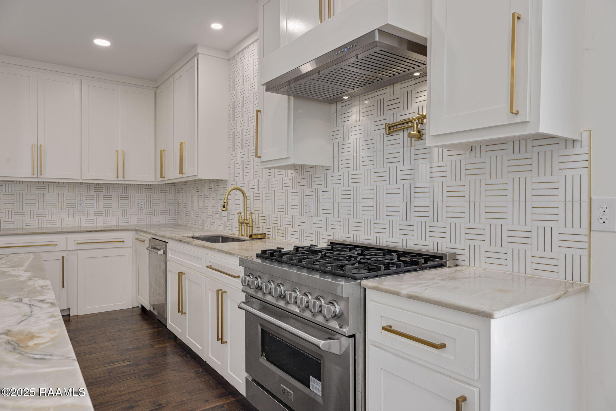 223 Beverly Drive Lafayette, LA 70503 - Photo 17 of 50 17-web-or-mls-223 Beverly Dr-17