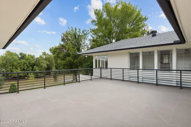 $980,000 | 223 Beverly Drive, Lafayette, LA 70503