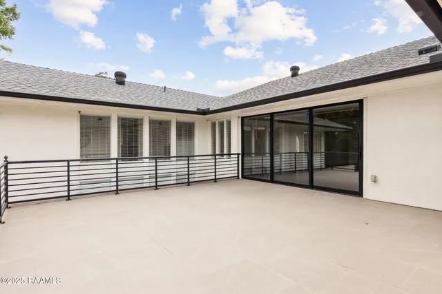 $980,000 | 223 Beverly Drive, Lafayette, LA 70503