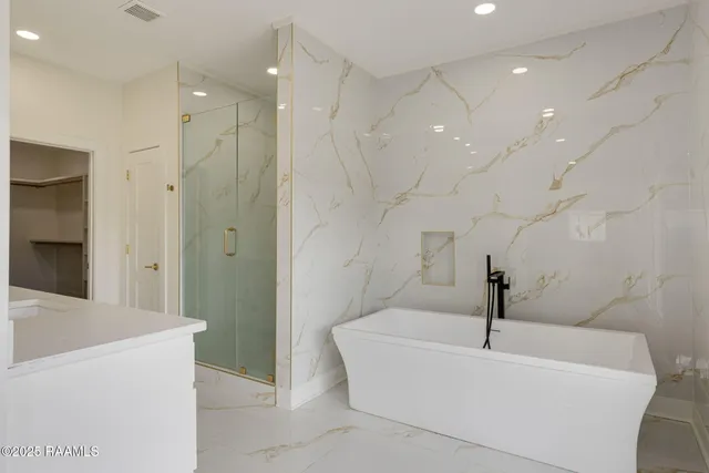 $980,000 | 223 Beverly Drive, Lafayette, LA 70503