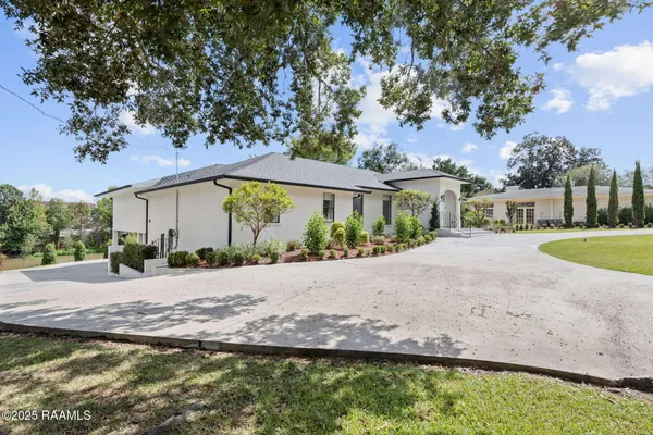 $980,000 | 223 Beverly Drive, Lafayette, LA 70503