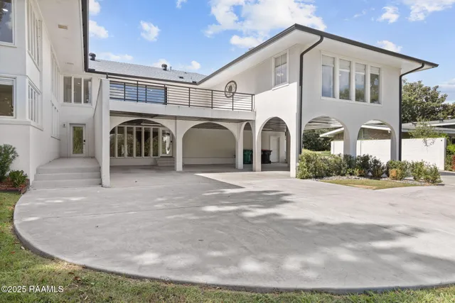 $980,000 | 223 Beverly Drive, Lafayette, LA 70503
