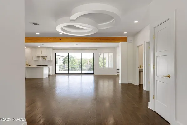 $980,000 | 223 Beverly Drive, Lafayette, LA 70503