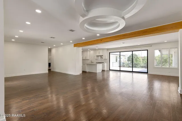 $980,000 | 223 Beverly Drive, Lafayette, LA 70503