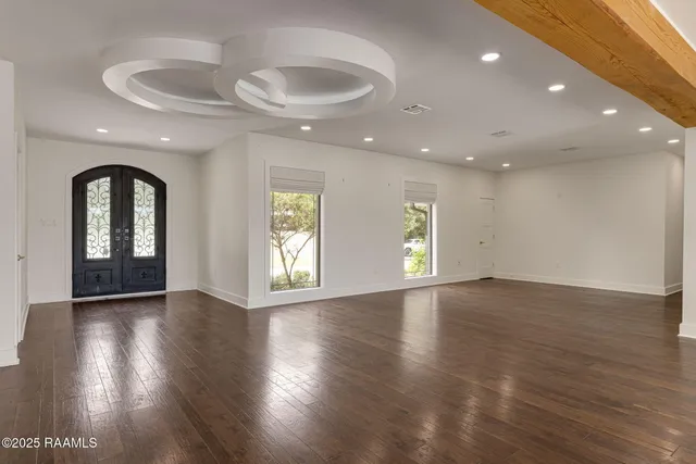 $980,000 | 223 Beverly Drive, Lafayette, LA 70503