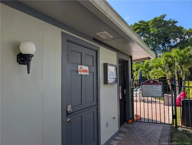 $2,200 | 8291 Southeast Croft Circle, Unit M8, Hobe Sound, FL 33455