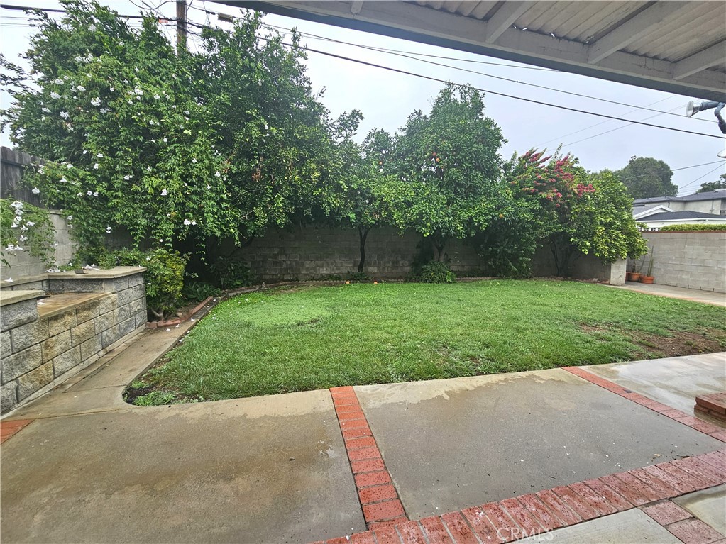 17501 Hamlin Street Lake Balboa, CA 91406 - Photo 24 of 26 a view of a back yard of the house