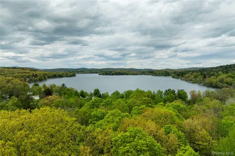 $1,150,000 | 1 Van Bueran Drive, Hillsdale, NY 12529