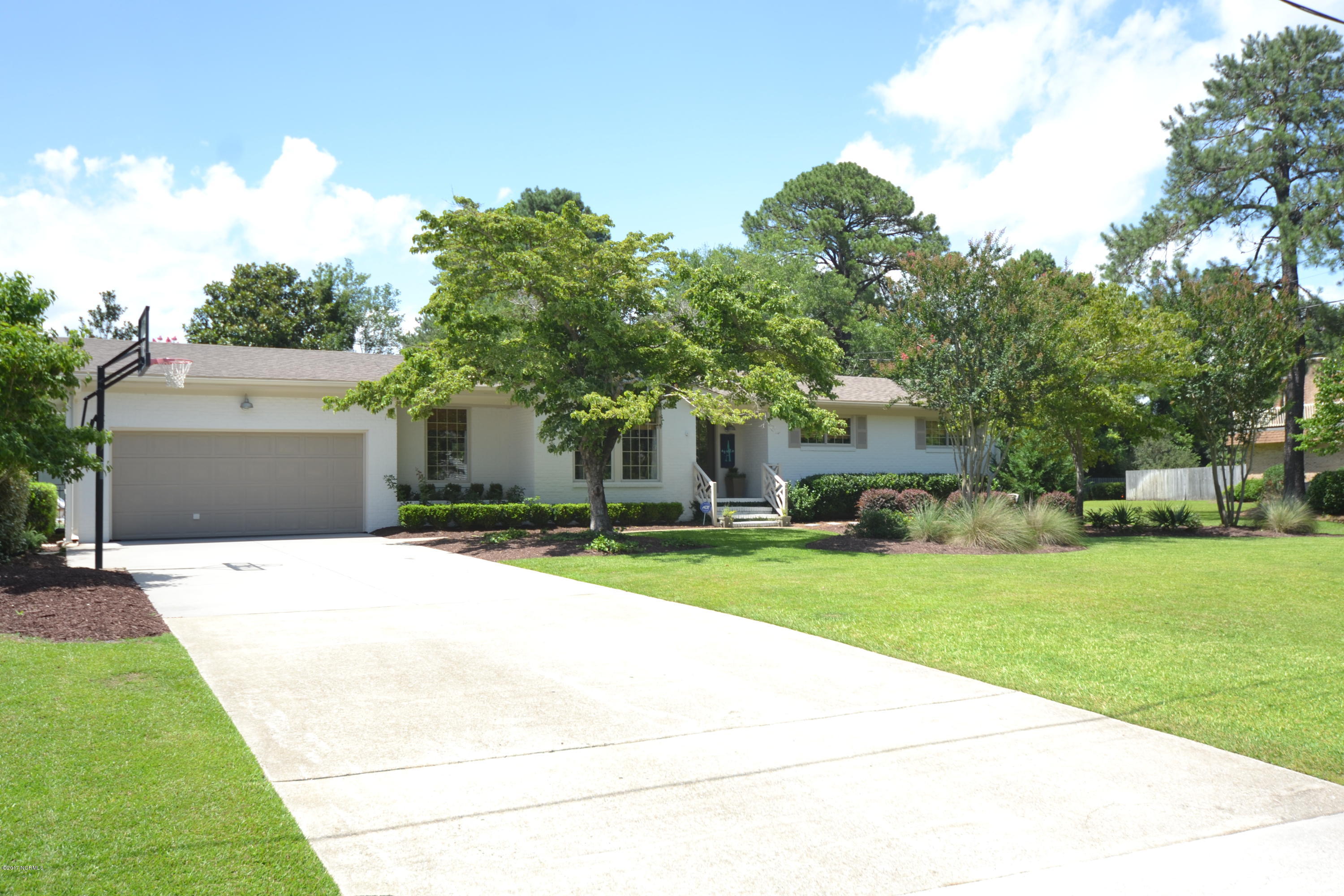 213 Bretonshire Road Wilmington, NC 28405 - Photo 2 of 26 Front of home