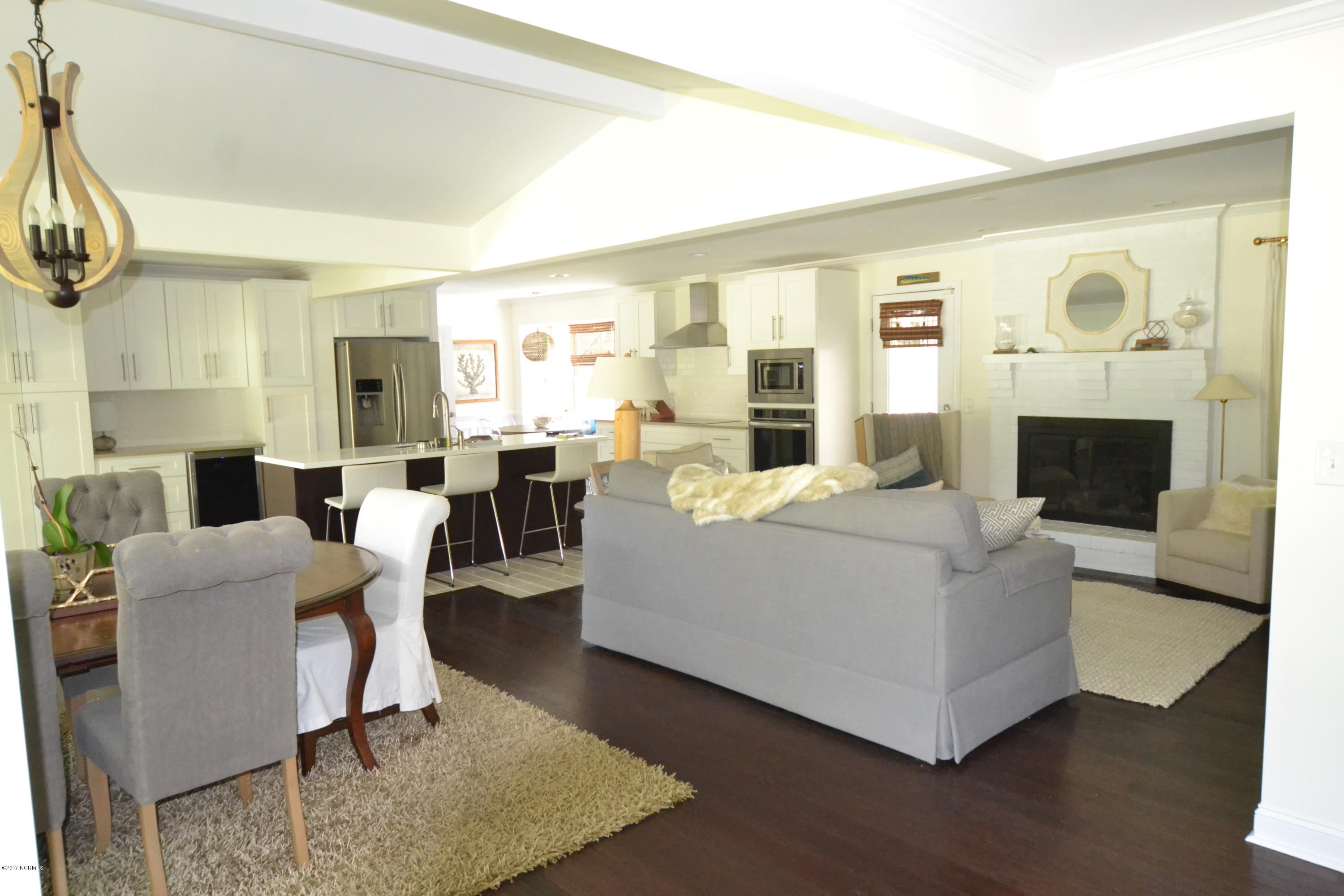 213 Bretonshire Road Wilmington, NC 28405 - Photo 5 of 26 Living Room / Dining room / Kitchen