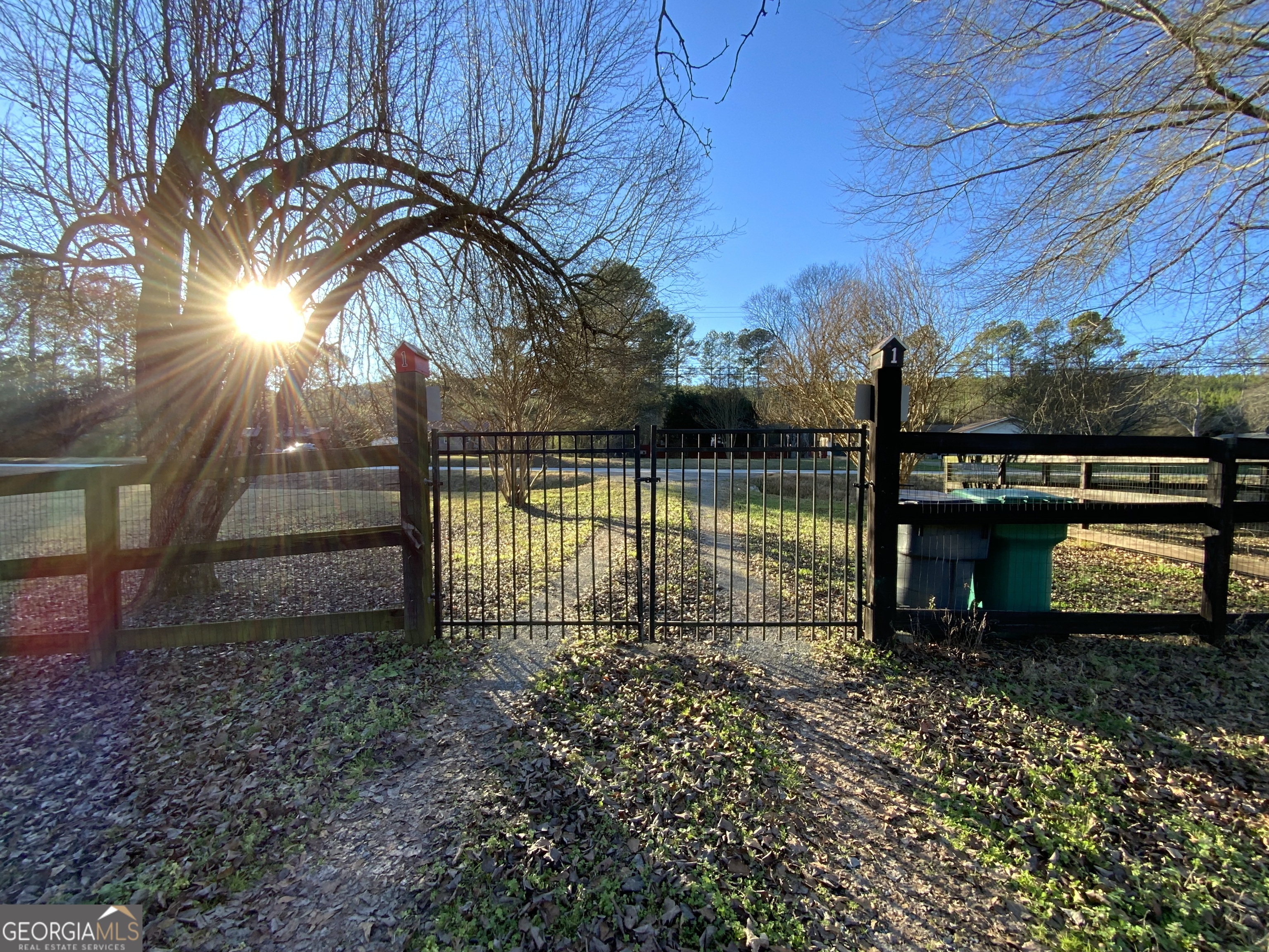 5569 Fosters Mill Road Cave Spring, GA 30124 - Photo 5 of 19 a view of outdoor space with garden