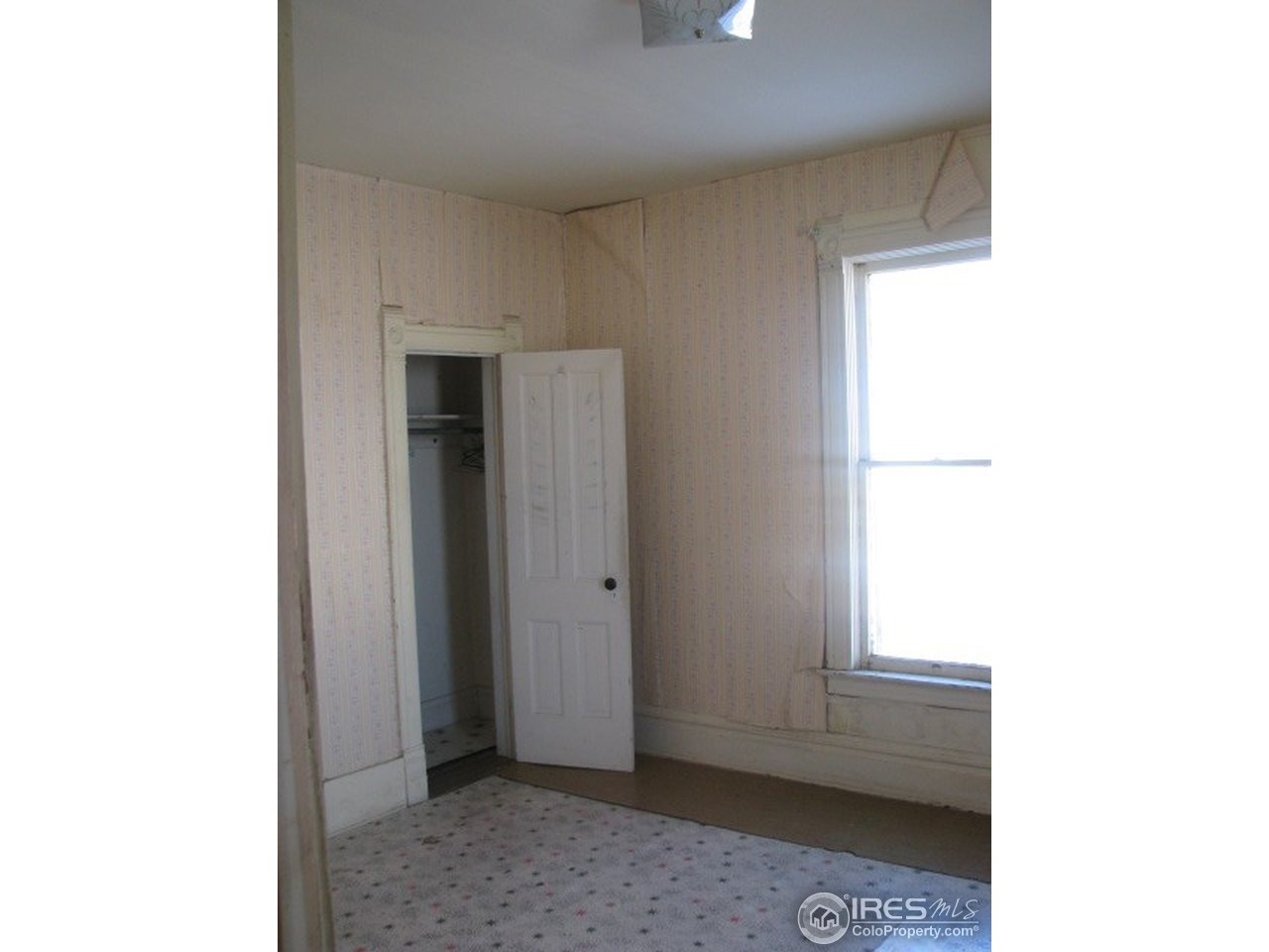 8381 East County Line Road Longmont, CO 80504 - Photo 17 of 18 a view of entryway with bathroom