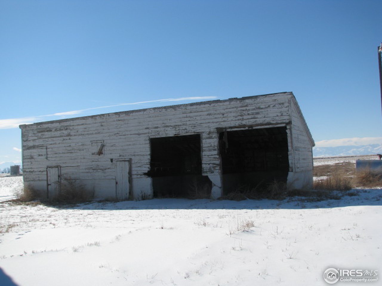 8381 East County Line Road Longmont, CO 80504 - Photo 9 of 18 a front view of a house
