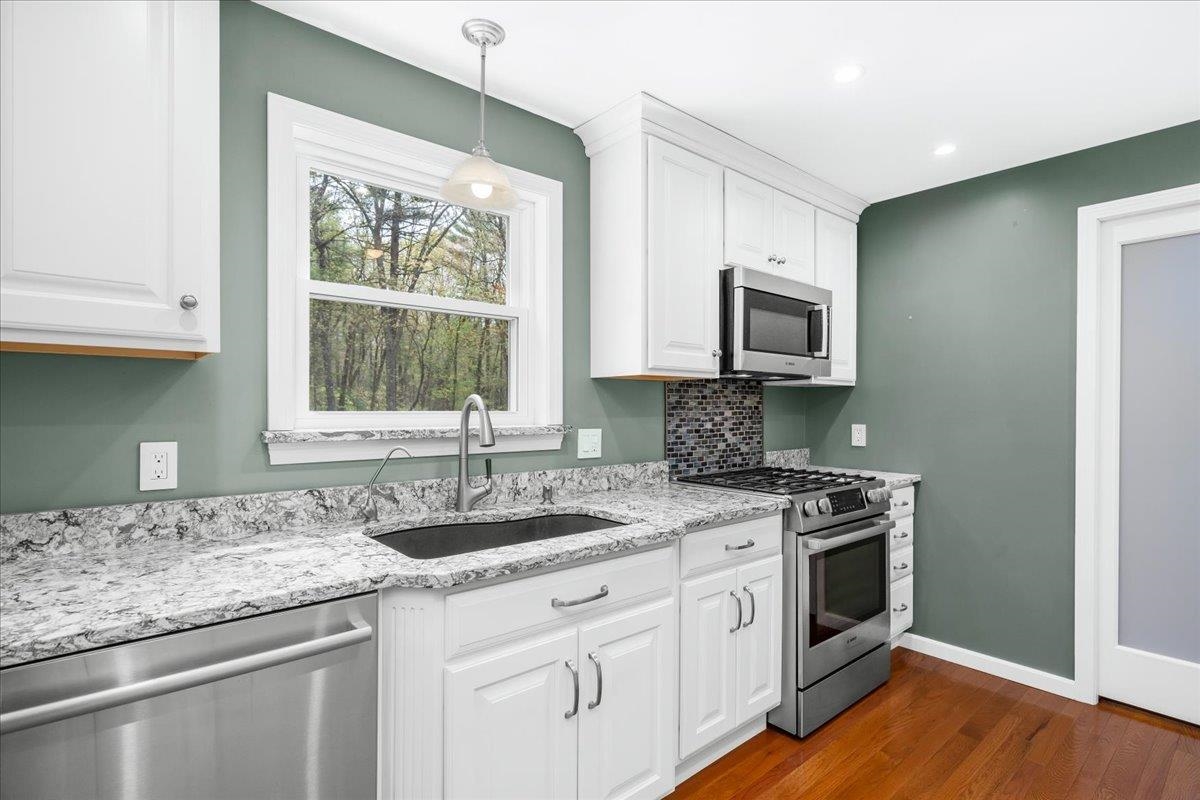 17 Winslow Farm Road Hudson, NH 03051 - Photo 5 of 40