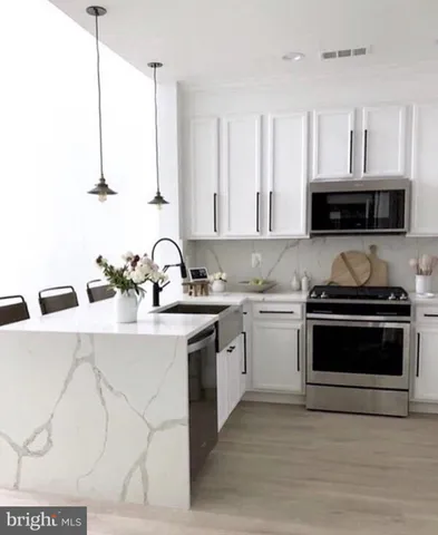 $3,200 | 2665 Prosperity Avenue, Unit 434, Fairfax, VA 22031