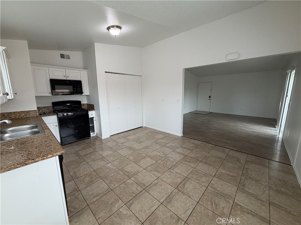 7335 Lydia Avenue Riverside, CA 92504 - Photo 8 of 43